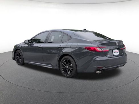 Used 2025 Toyota Camry SE FWD image 4