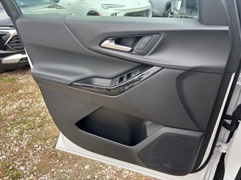 Used 2025 Chevrolet Equinox LT image 20