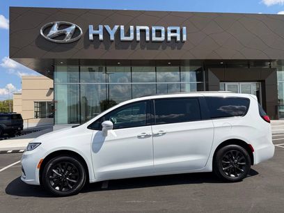 Used 2021 Chrysler Pacifica Touring-L w/ S Appearance Package