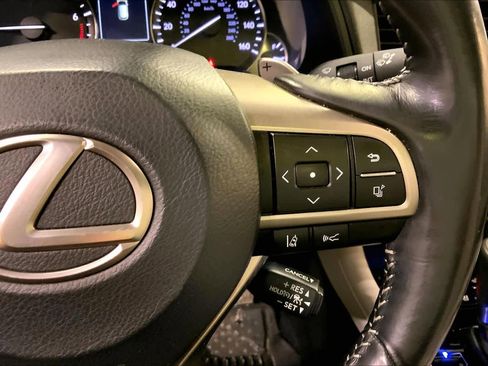 Used 2020 Lexus RX 350L Premium w/ Premium Package image 25