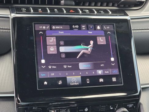 New 2025 Jeep Grand Cherokee L Altitude image 18