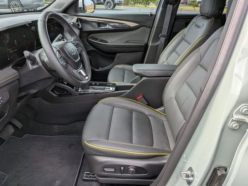 Used 2025 Chevrolet TrailBlazer ACTIV w/ Convenience Package FWD image 15
