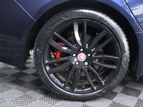 Used 2016 Jaguar XF Prestige image 6