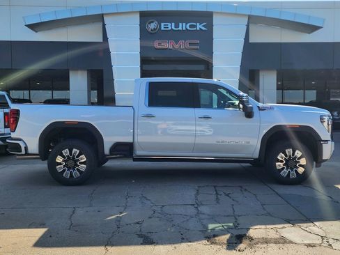 New 2026 GMC Sierra 2500 Denali w/ Denali Reserve Package image 2