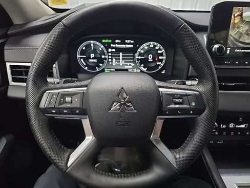 Used 2025 Mitsubishi Outlander SEL AWD/4WD image 24