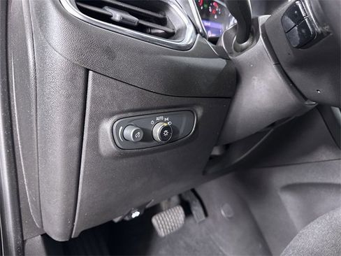 Used 2022 Chevrolet Equinox LT image 18