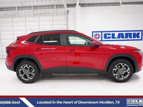 New 2026 Chevrolet Trax LT w/ Driver Confidence Package image 4