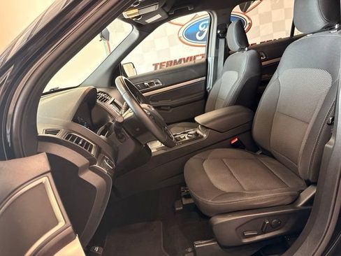 Used 2019 Ford Explorer XLT AWD/4WD image 10