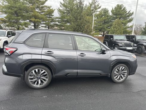 Used 2025 Subaru Forester Touring AWD/4WD image 15