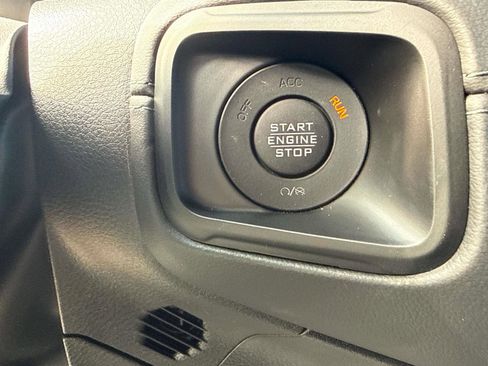 Used 2025 Jeep Wrangler Unlimited Rubicon image 21