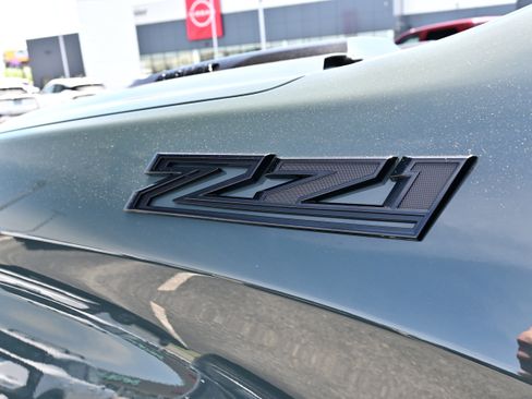 Used 2025 Chevrolet Silverado 1500 LT Trail Boss w/ Dark Appearance Package AWD/4WD image 15