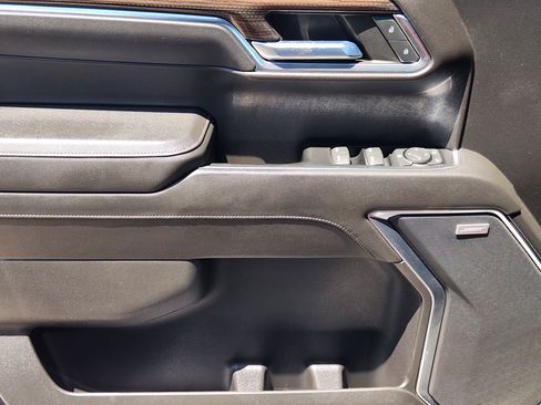 Used 2022 Chevrolet Silverado 1500 LT Trail Boss w/ LT Trail Boss Premium Package AWD/4WD image 23