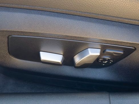 Used 2018 BMW 530e image 11