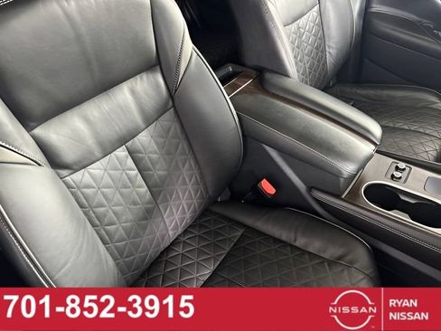Certified 2019 Nissan Murano Platinum w/ Cargo Package image 33