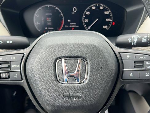 Used 2025 Honda HR-V LX image 26