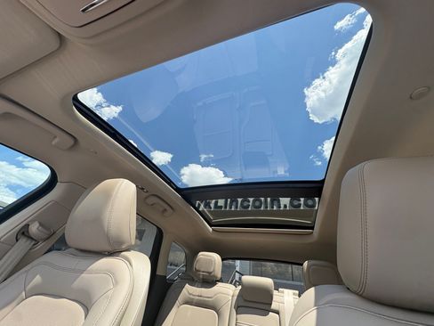 Certified 2022 Lincoln Corsair AWD w/ Premium Package image 21