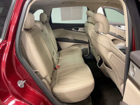 Used 2016 Lincoln MKX Reserve w/ Luxury Package image 30