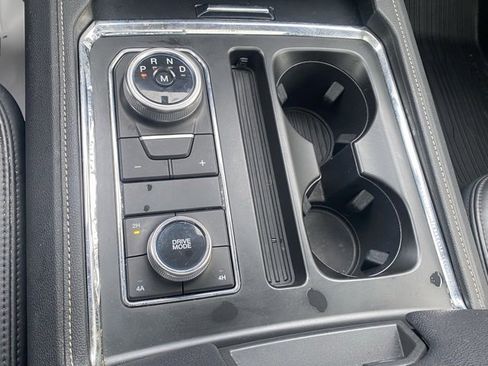 Used 2023 Ford Expedition XLT image 23