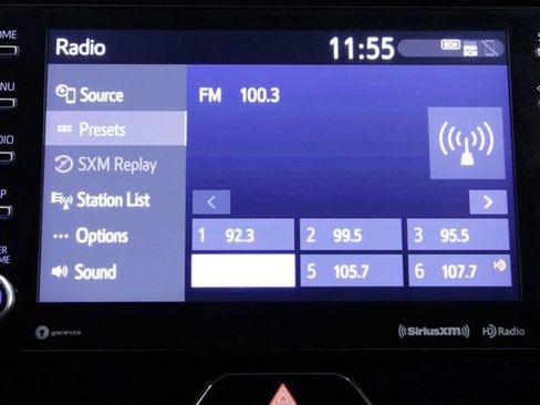 Used 2021 Toyota Venza LE image 31