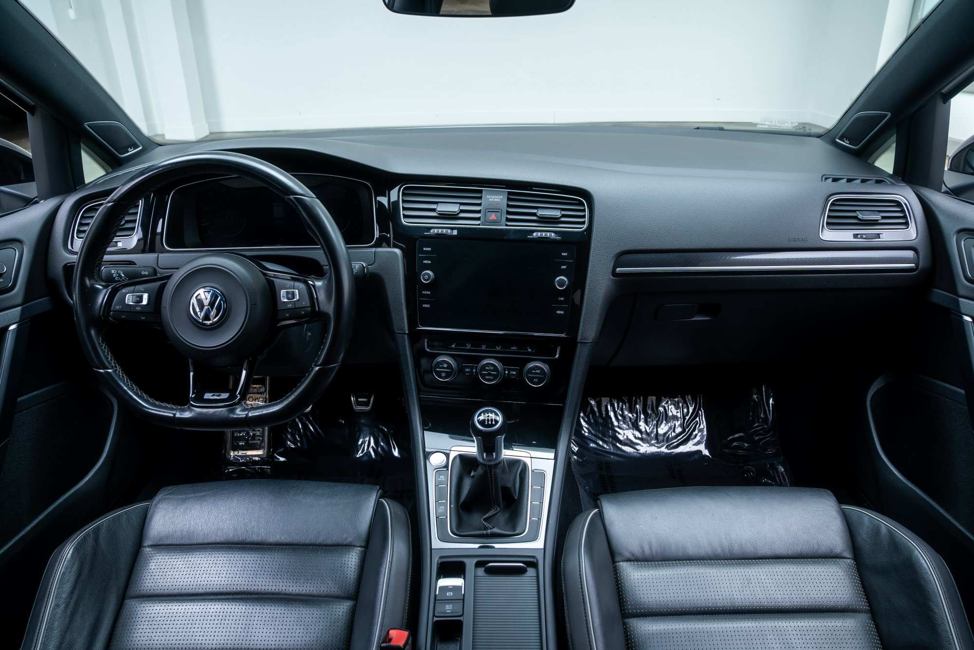 Used 2019 Volkswagen Golf R 4-Door AWD/4WD image 9