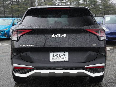 Used 2023 Kia Sportage LX image 11