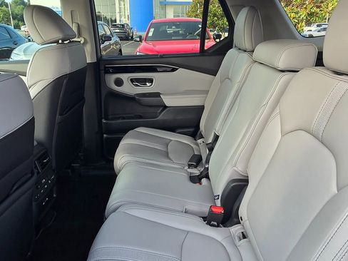 New 2025 Honda Pilot EX-L image 25