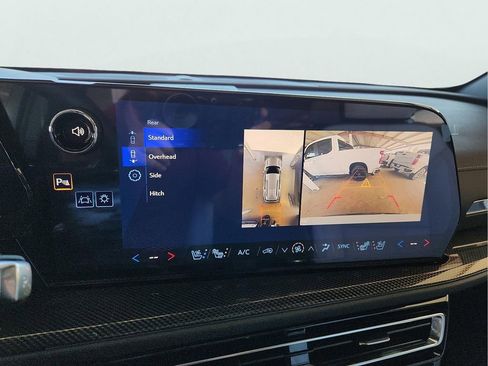 New 2026 Chevrolet Traverse High Country FWD image 25