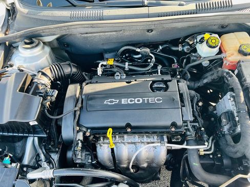 Used 2014 Chevrolet Cruze LS image 29