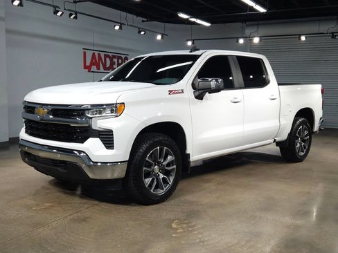 Used 2025 Chevrolet Silverado 1500 LT AWD/4WD image 3
