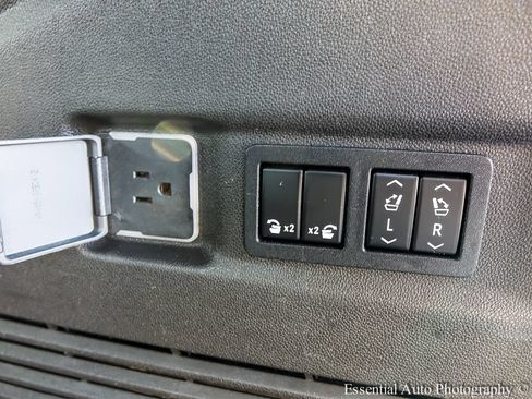 Used 2021 Chevrolet Suburban High Country AWD/4WD image 26