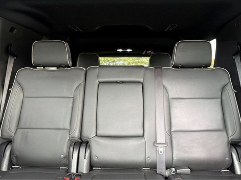 Used 2021 GMC Yukon SLT w/ SLT Premium Package AWD/4WD image 10