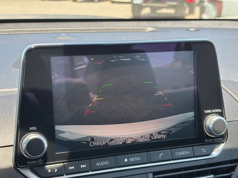 Used 2025 Nissan Altima 2.5 SV FWD image 23