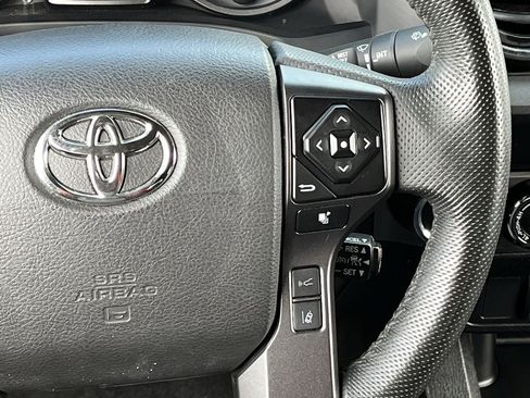 Used 2022 Toyota Tacoma TRD Sport AWD/4WD image 14