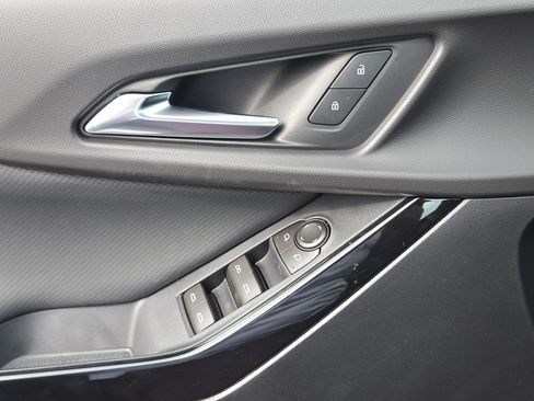 New 2026 Chevrolet Equinox LT w/ Convenience Package II FWD image 16