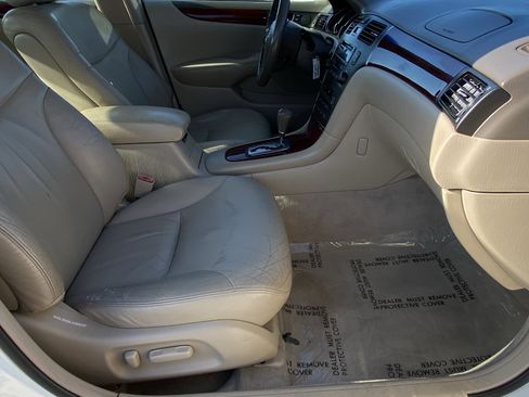 Used 2003 Lexus ES 330 image 10