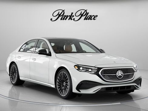 New 2026 Mercedes-Benz E 450 4MATIC Sedan image 31