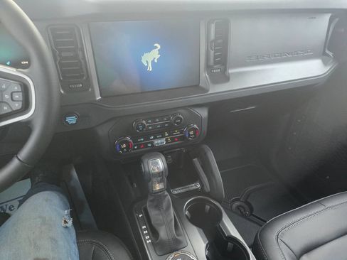 New 2026 Ford Bronco Badlands AWD/4WD image 9