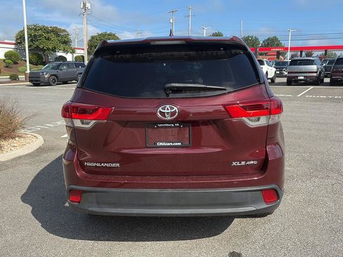 Used 2018 Toyota Highlander XLE AWD/4WD image 7