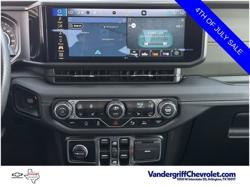 Used 2024 Jeep Gladiator Mojave AWD/4WD image 16