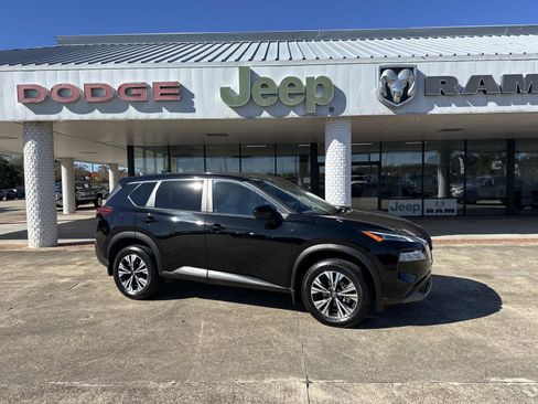 Used 2023 Nissan Rogue SV FWD image 1