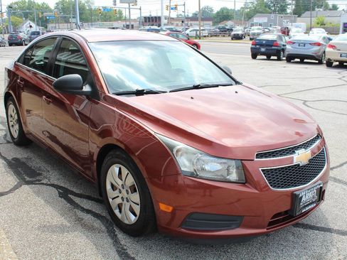 Used 2012 Chevrolet Cruze LS w/ Connectivity Package image 4