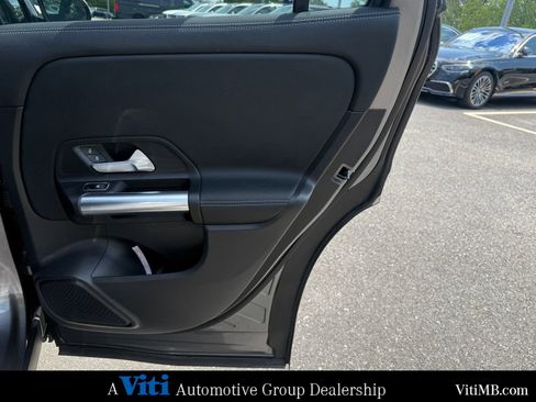 Certified 2022 Mercedes-Benz GLA 250 4MATIC image 25