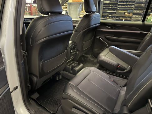 Used 2021 Jeep Grand Cherokee L Limited image 12