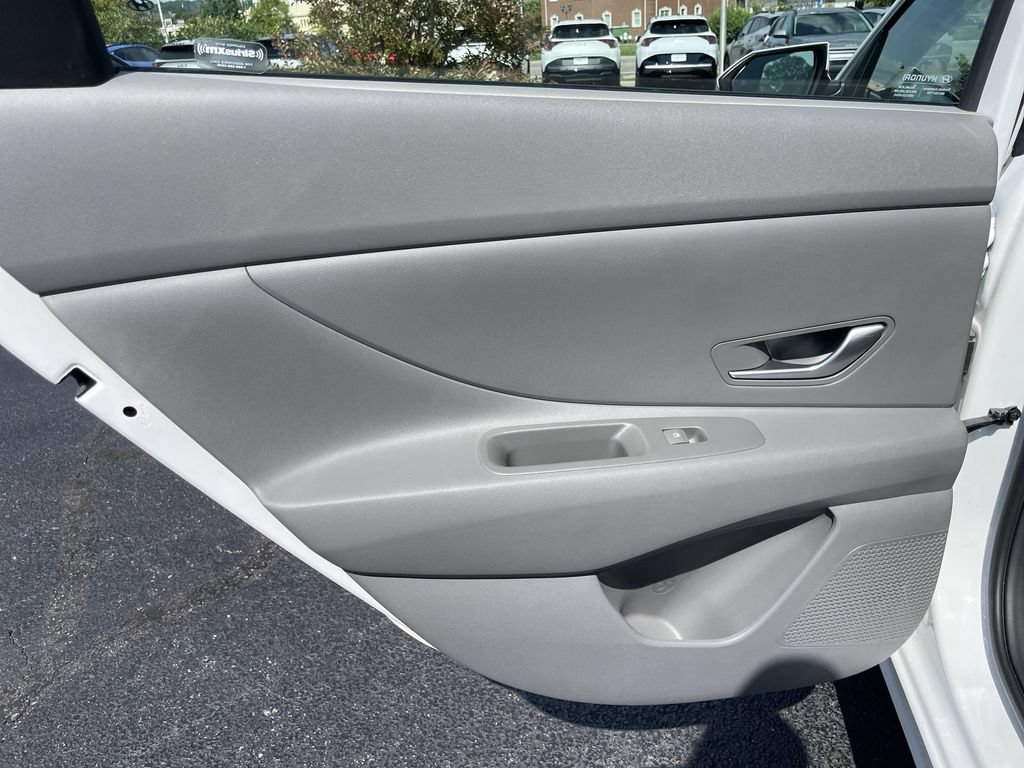 Used 2023 Hyundai Elantra SEL w/ Cargo Package FWD image 20
