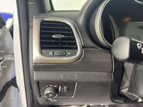 Used 2018 Jeep Grand Cherokee Altitude image 17