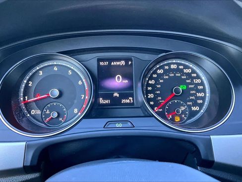 Used 2020 Volkswagen Atlas Cross Sport SE w/ Towing Package image 24