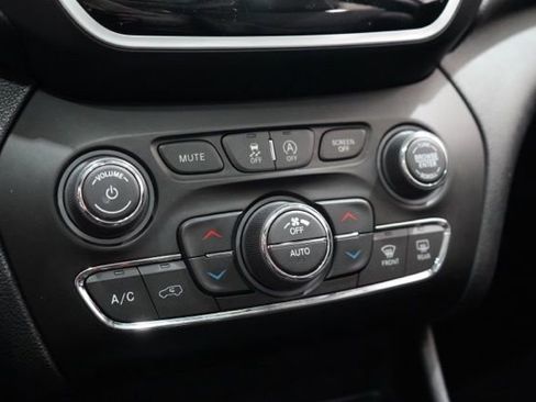 Used 2022 Jeep Cherokee Limited image 29