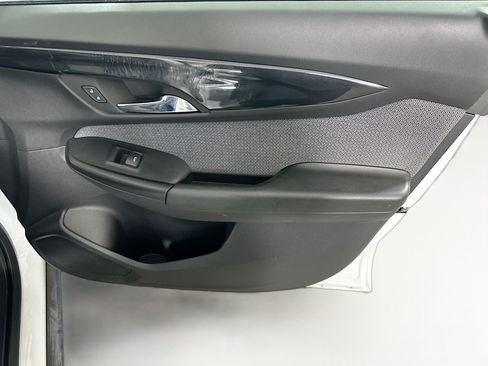 Used 2024 Chevrolet TrailBlazer LS FWD image 30