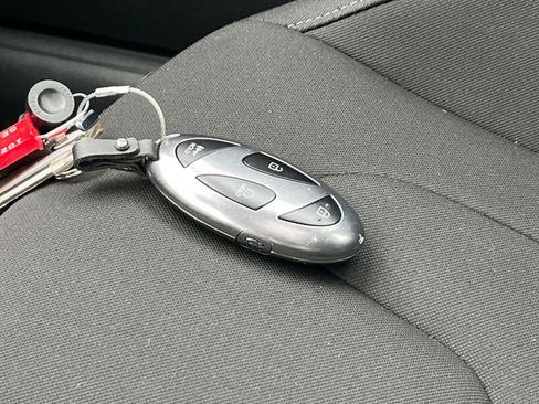 Used 2025 Hyundai Elantra SEL image 25