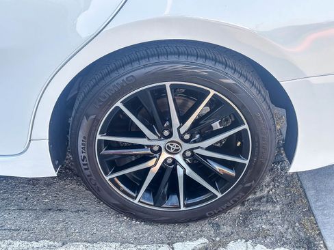Used 2023 Toyota Camry SE w/ Convenience Package FWD image 12